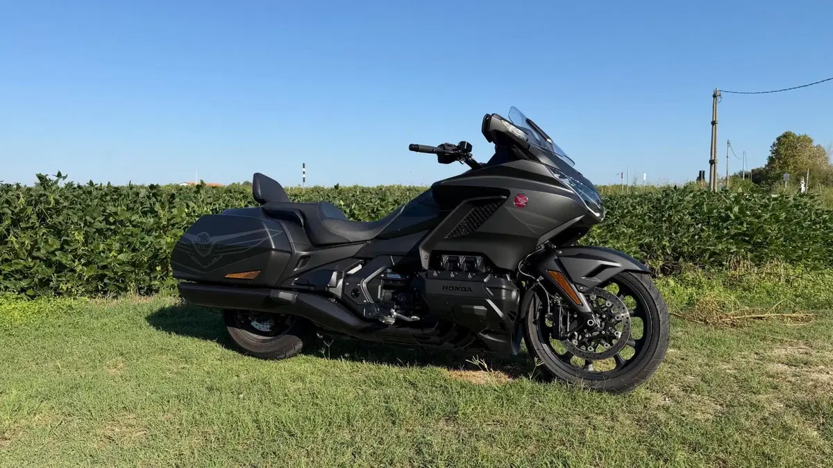 Honda GL 1800 Gold Wing 50° Anniversario (2025 - 26) (3)