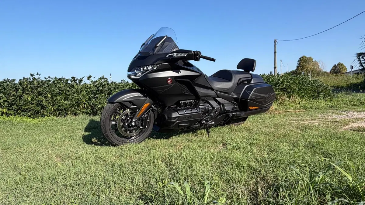 Honda GL 1800 Gold Wing 50° Anniversario (2025 - 26) (8)