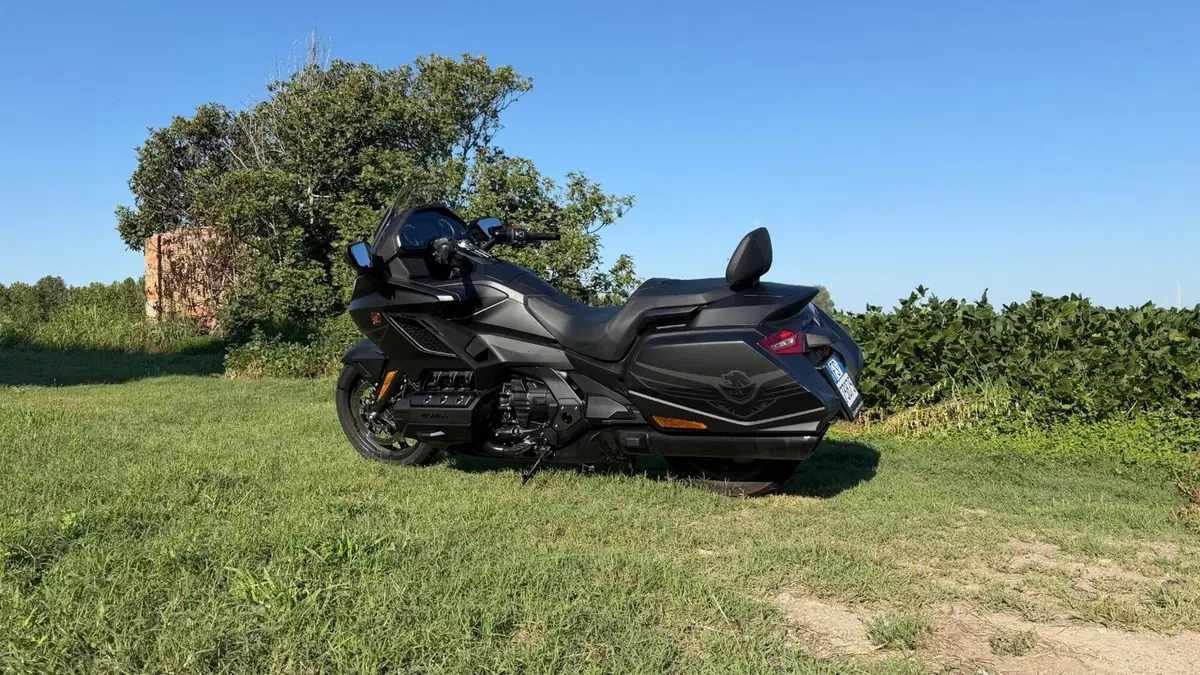 Honda GL 1800 Gold Wing 50° Anniversario (2025 - 26) (12)