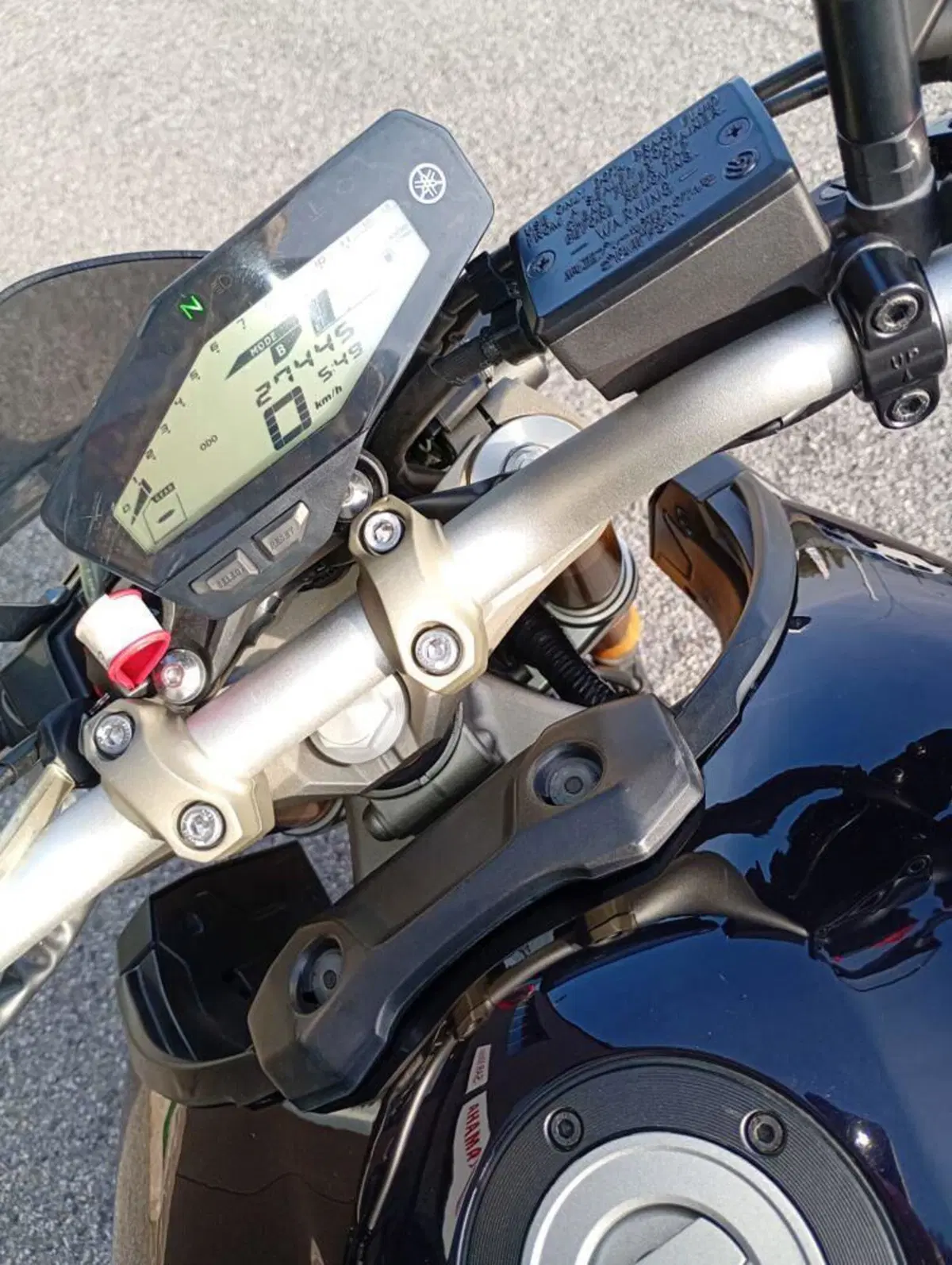 Yamaha MT-09 ABS (2016) (8)