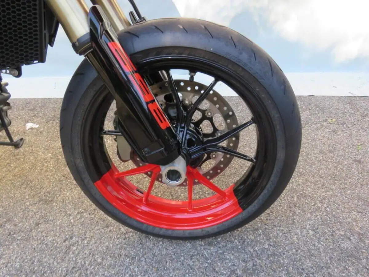Ducati Hypermotard 698 Mono RVE (2024 - 26) (9)