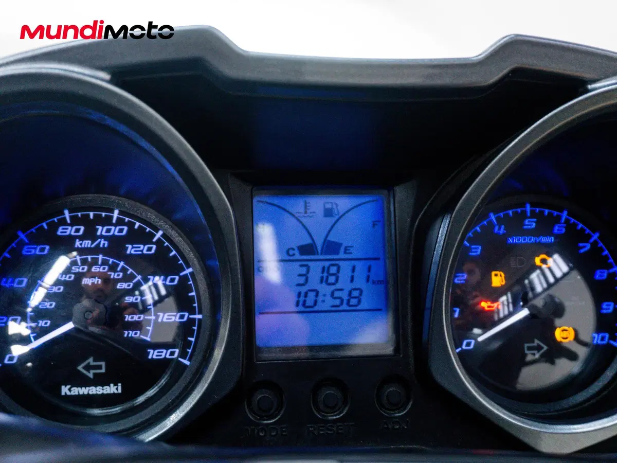 Kawasaki J 300 ABS (2014 - 16) (9)