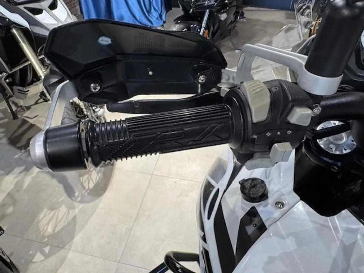 Benelli TRK 502 (2021 - 25) (9)