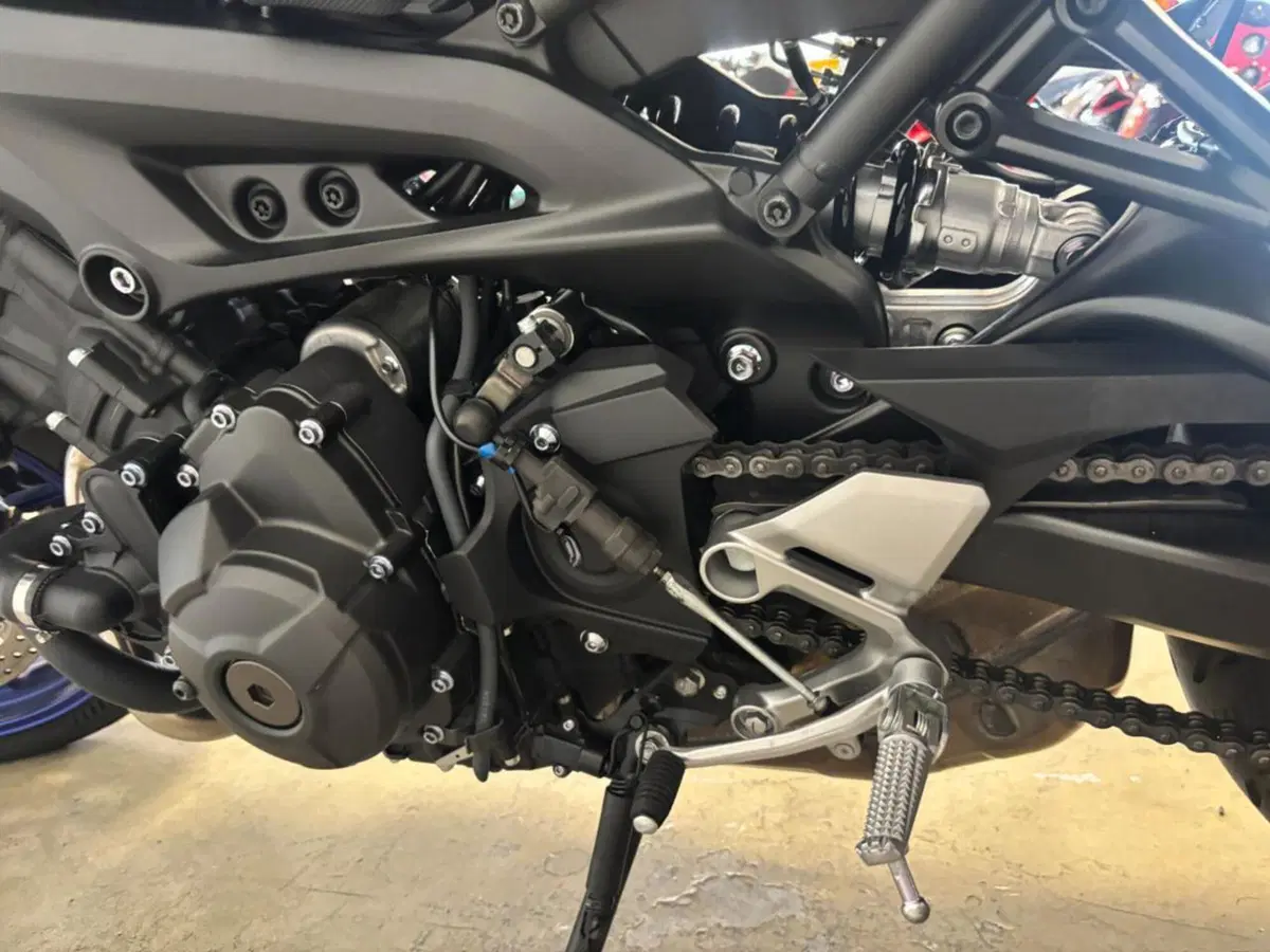 Yamaha MT-09 (2017 - 20) (8)