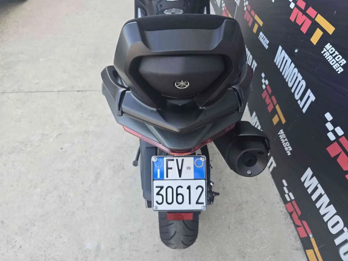 Yamaha T-Max 560 (2025 - 26) (11)