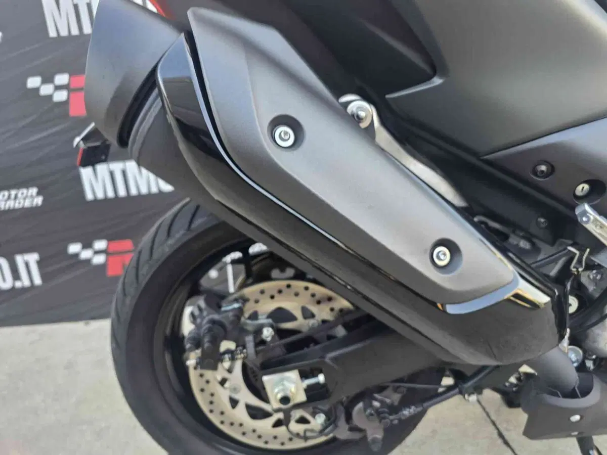 Yamaha T-Max 560 (2025 - 26) (17)
