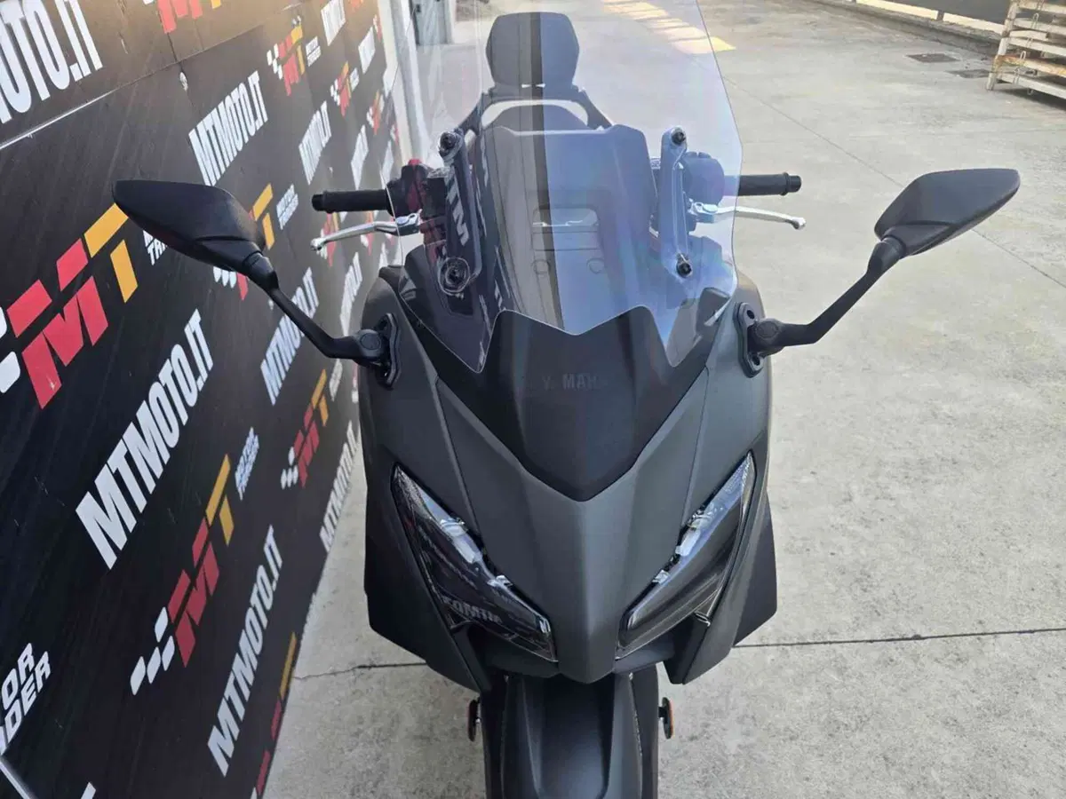 Yamaha T-Max 560 (2025 - 26) (12)