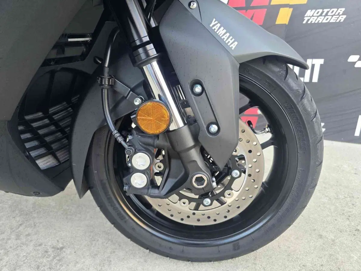 Yamaha T-Max 560 (2025 - 26) (18)