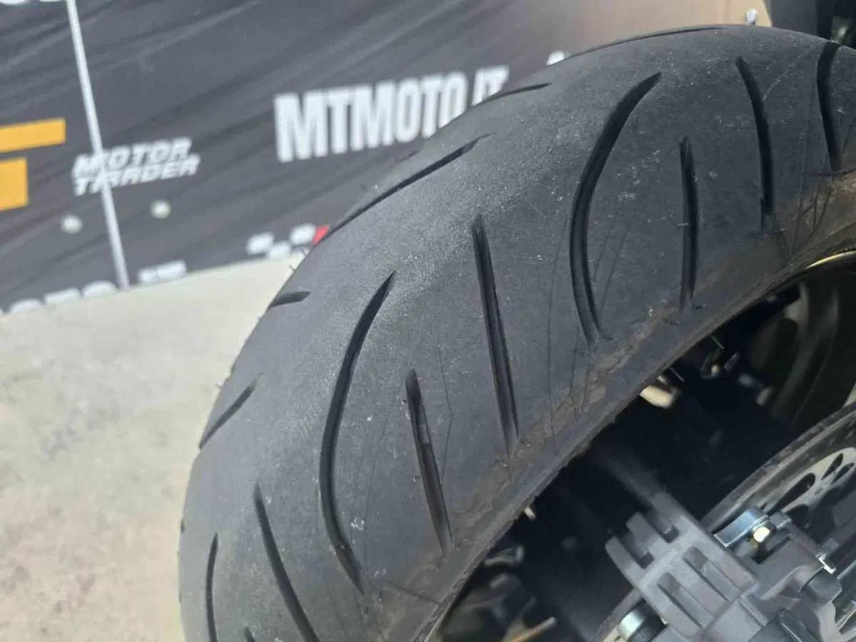 Yamaha T-Max 560 (2025 - 26) (23)