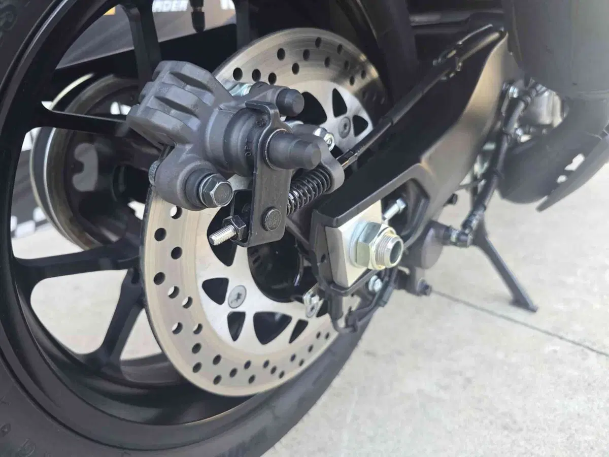 Yamaha T-Max 560 (2025 - 26) (24)
