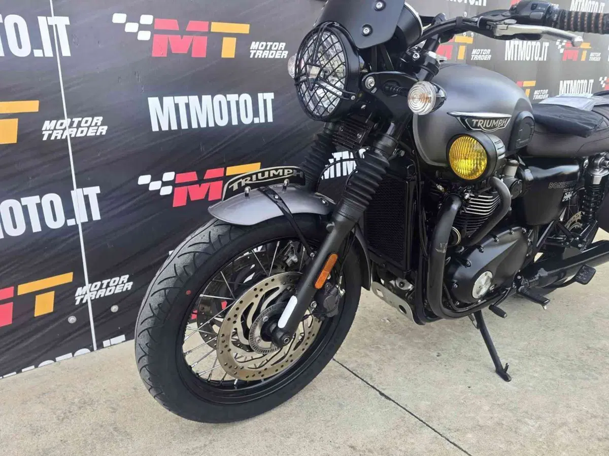 Triumph Bonneville T120 Black (2017 - 20) (3)