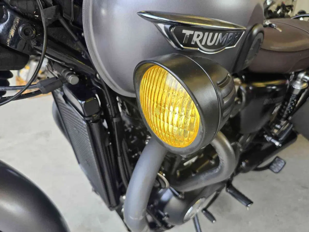 Triumph Bonneville T120 Black (2017 - 20) (28)