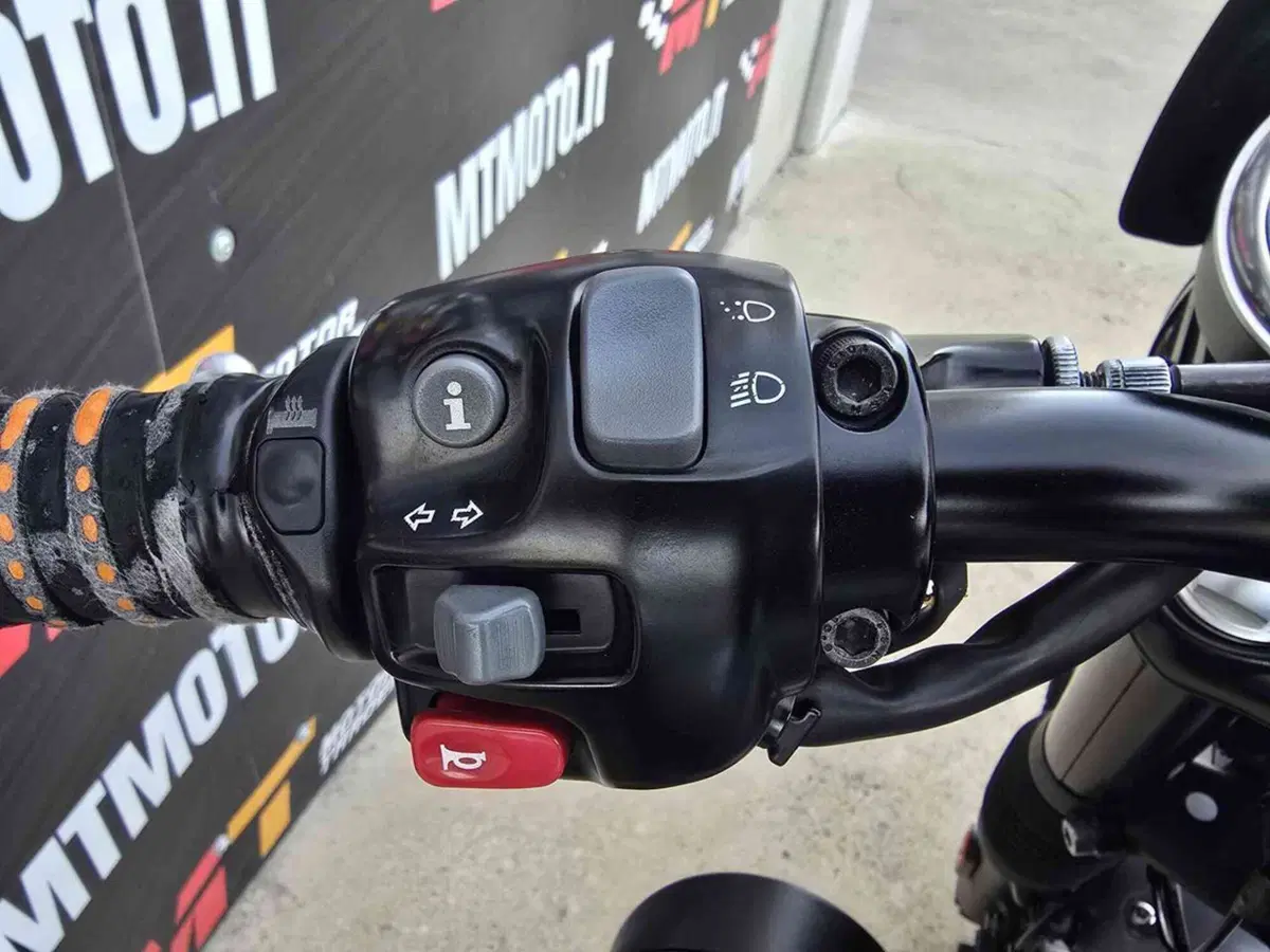 Triumph Bonneville T120 Black (2017 - 20) (22)