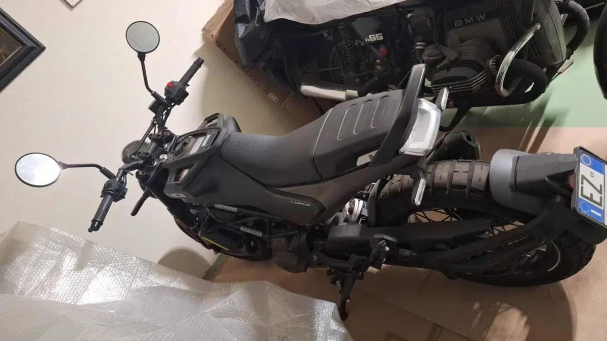 Husqvarna Svartpilen 401 (2021 - 23) (5)