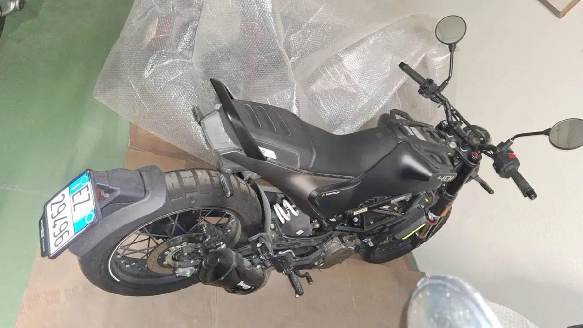 Husqvarna Svartpilen 401 (2021 - 23) (4)