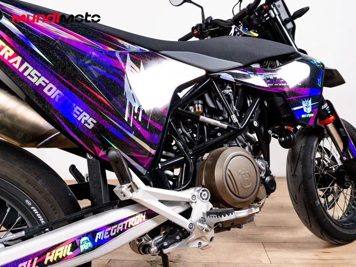 Husqvarna 701 Supermoto (2016) (4)
