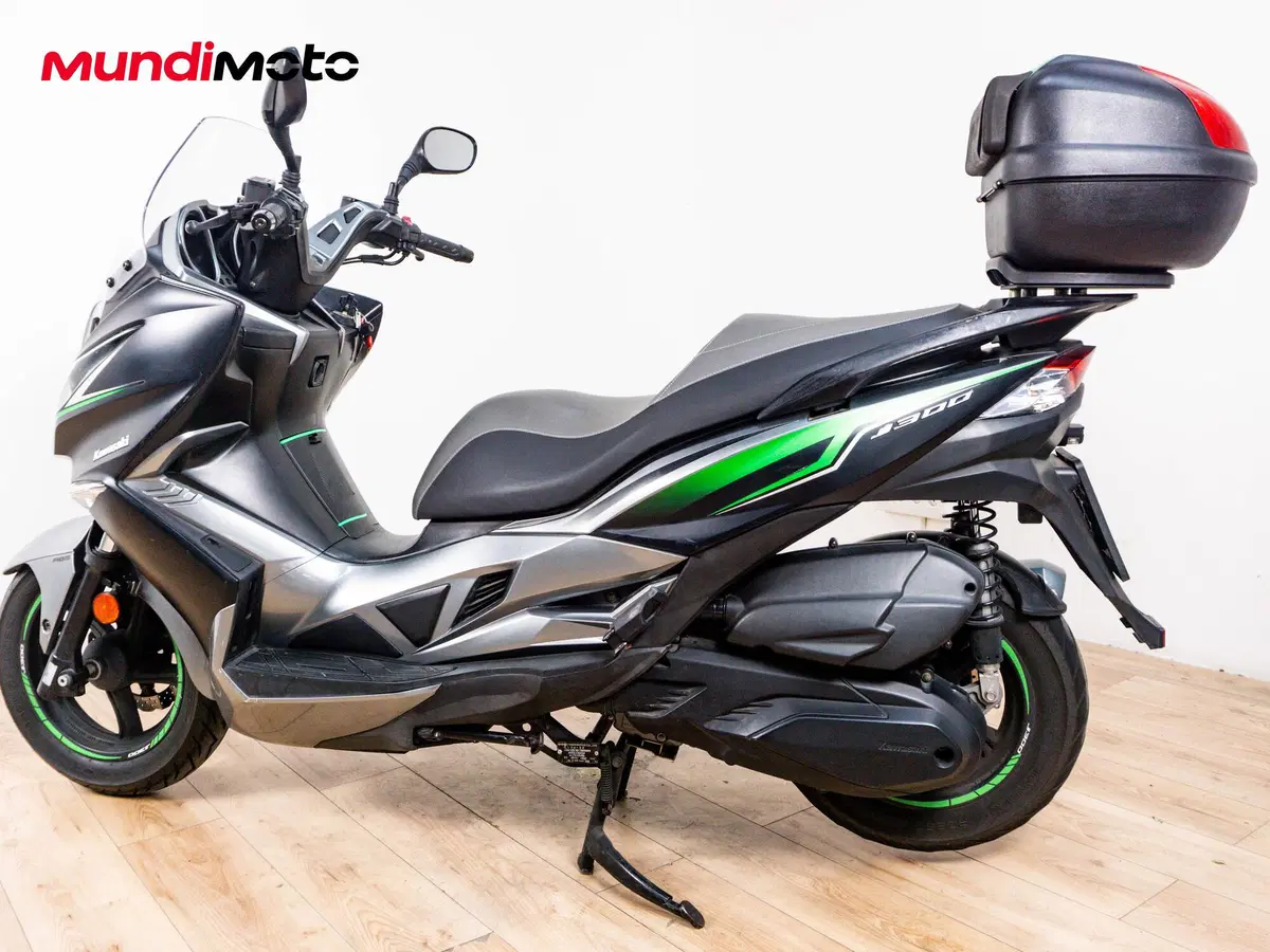 Kawasaki J 300 ABS (2014 - 16) (7)