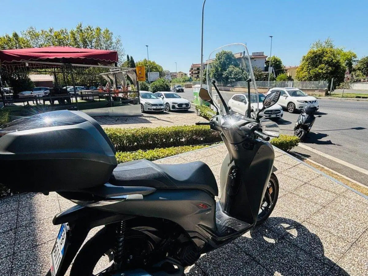 Honda SH 150i Sport (2022 - 23) (8)