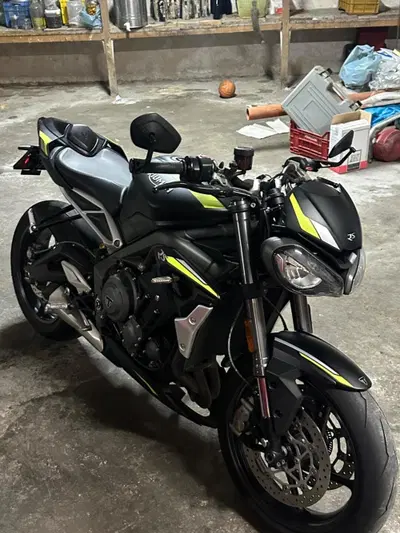 Triumph Street Triple RS (2020 - 22) usata