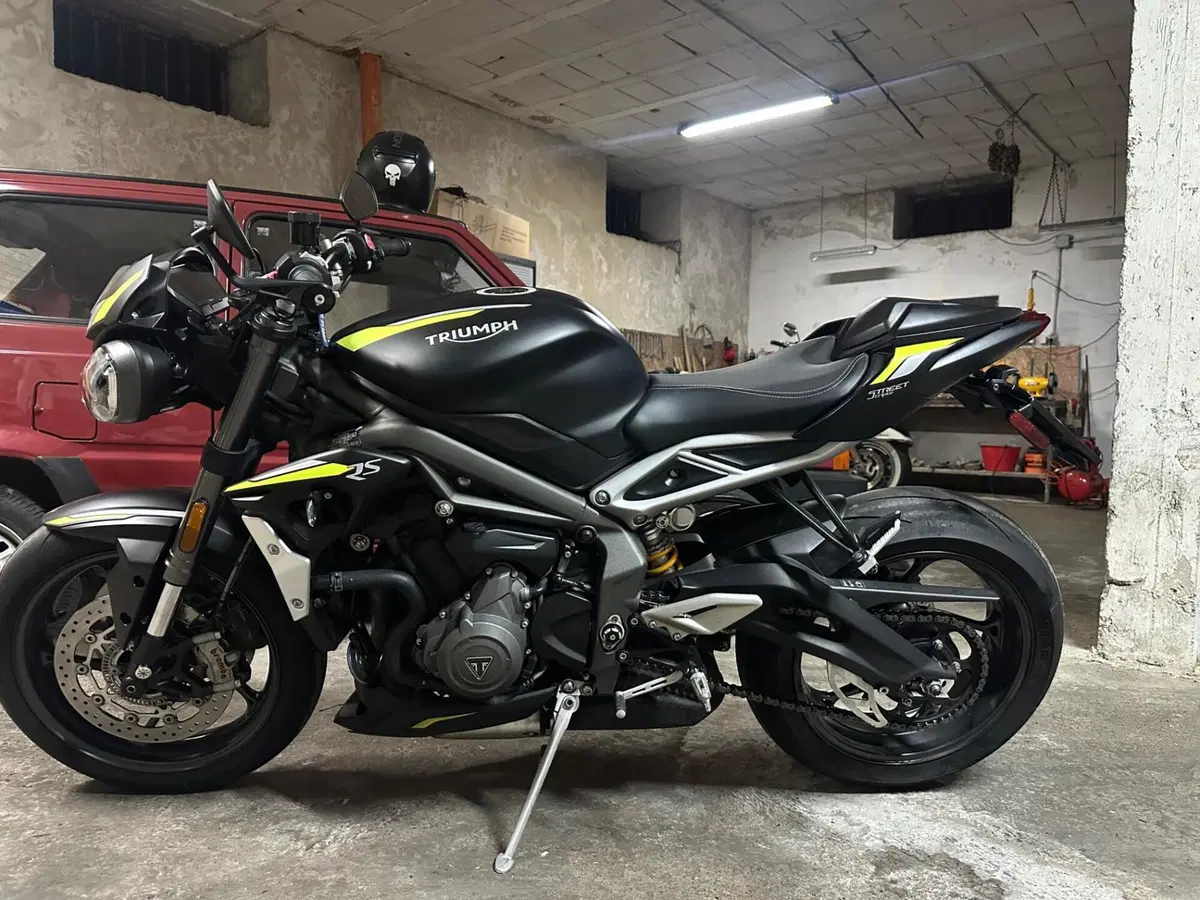 Triumph Street Triple RS (2020 - 22) (2)