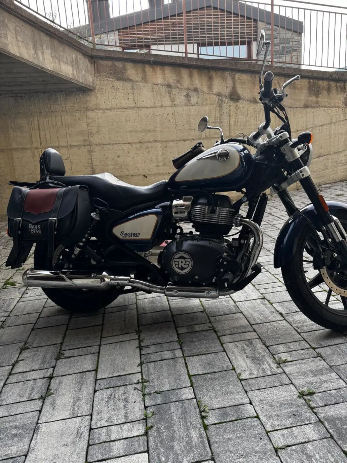 Royal Enfield Super Meteor 650 (2023 - 26) (3)