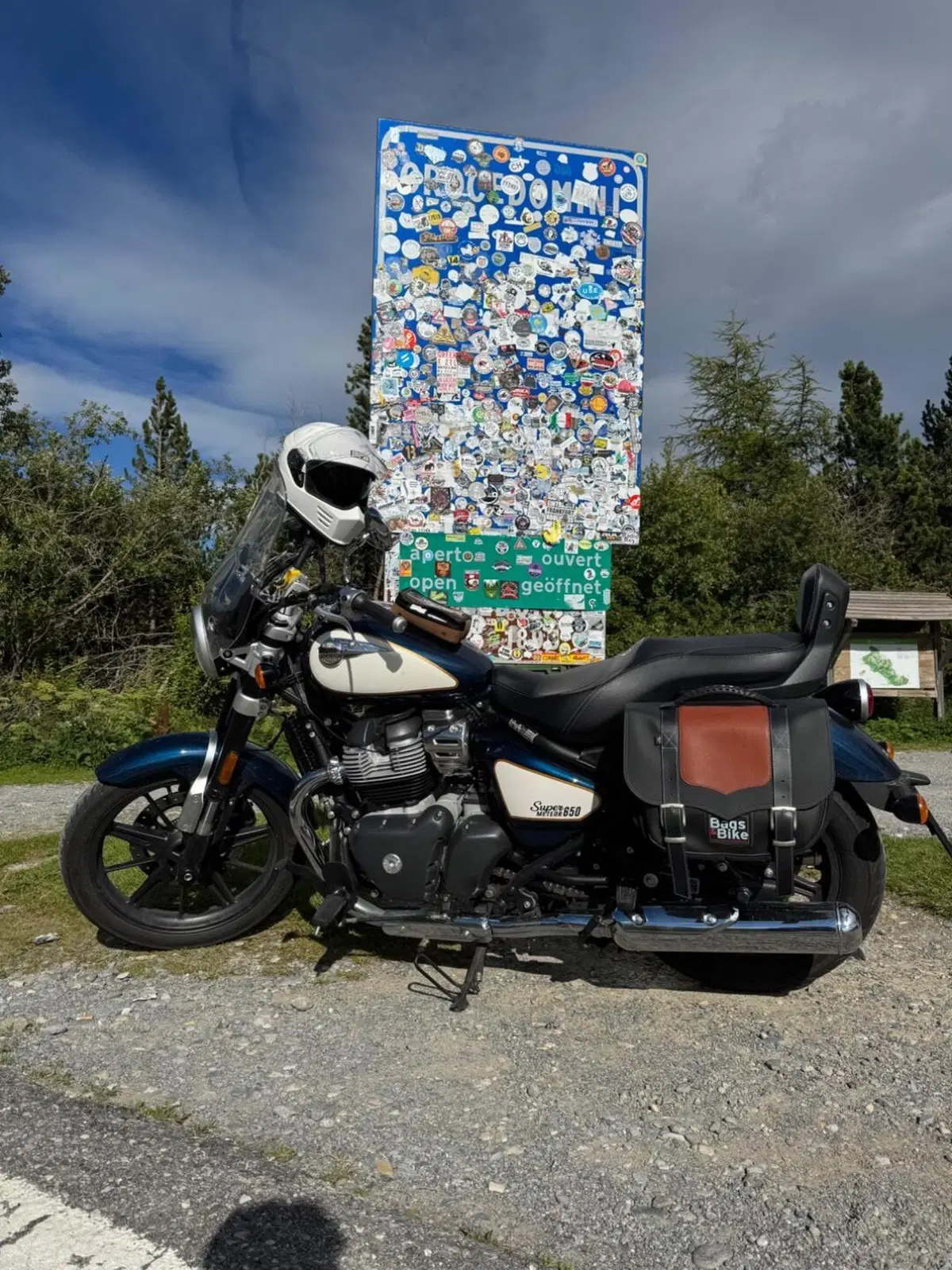 Royal Enfield Super Meteor 650 (2023 - 26) (6)