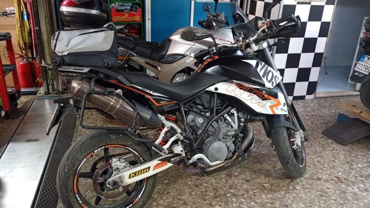 KTM 990 Supermoto (2007 - 10) (6)