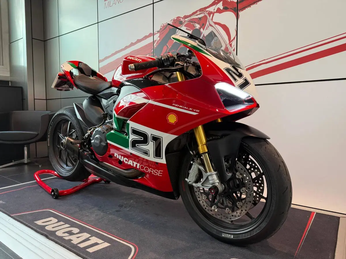 Ducati Panigale V2 Bayliss 1st Championship 20th Anniversary (2021 - 24) (2)