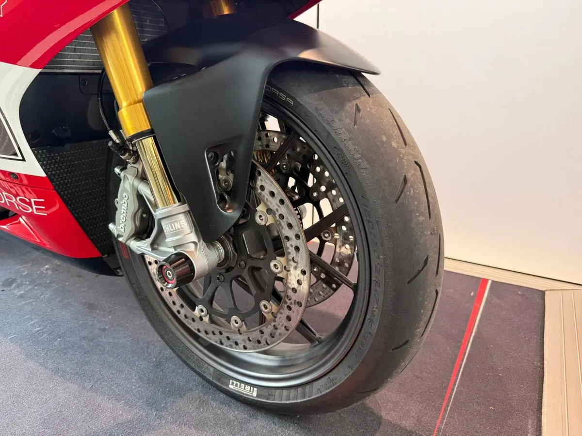 Ducati Panigale V2 Bayliss 1st Championship 20th Anniversary (2021 - 24) (3)