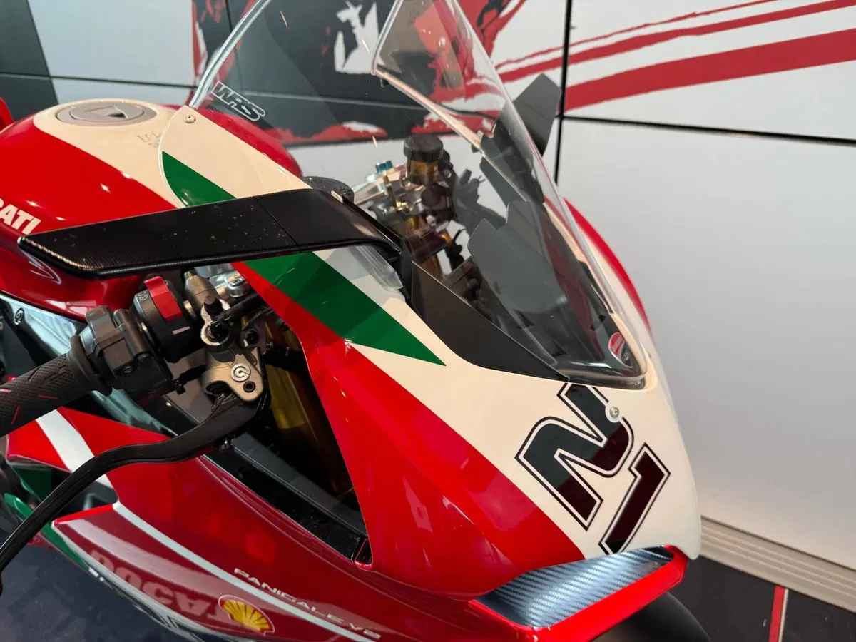 Ducati Panigale V2 Bayliss 1st Championship 20th Anniversary (2021 - 24) (4)