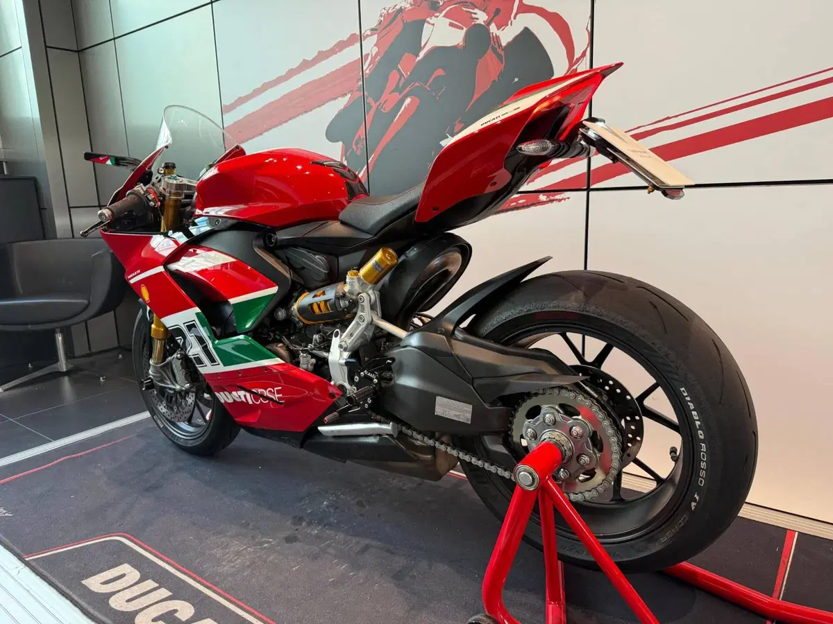 Ducati Panigale V2 Bayliss 1st Championship 20th Anniversary (2021 - 24) (11)