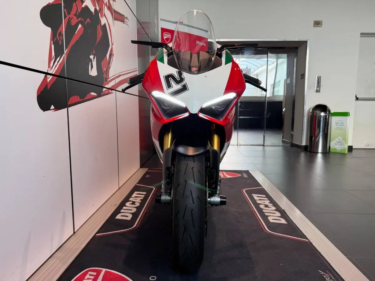Ducati Panigale V2 Bayliss 1st Championship 20th Anniversary (2021 - 24) (18)
