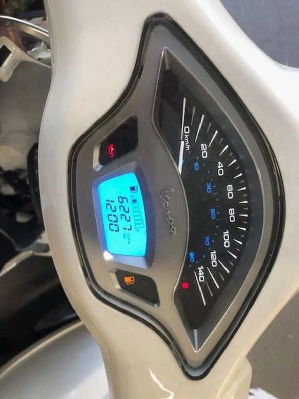 Vespa Primavera 125 3V ie ABS (2014 - 16) (2)