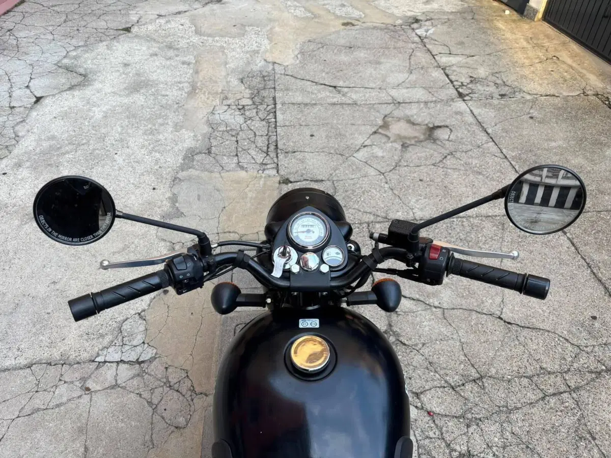 Royal Enfield Classic 500 EFI Stealth Black (2018 - 20) (6)