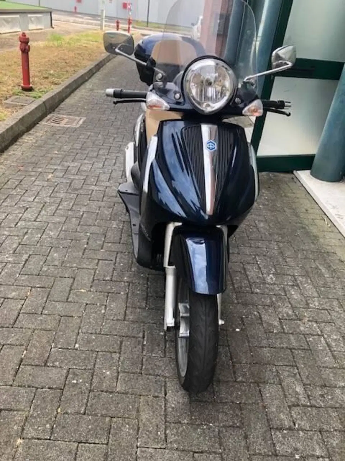 Piaggio Beverly 300 i.e. (2010 - 16) (2)