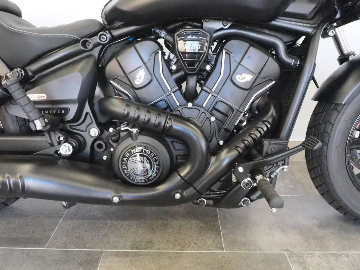 Indian Scout 1250 Bobber Limited + Tech (2025 - 26) (2)