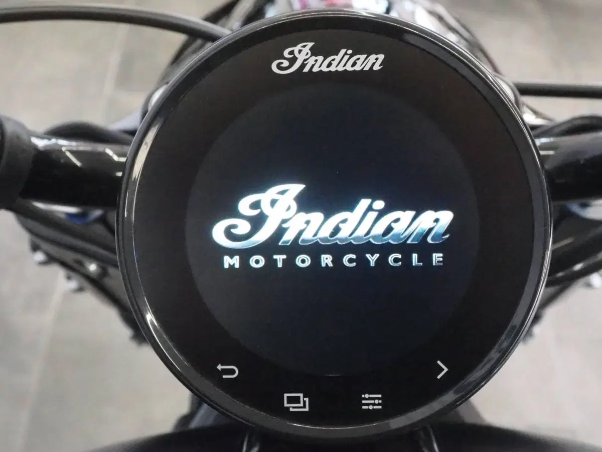 Indian Scout 1250 Bobber Limited + Tech (2025 - 26) (9)