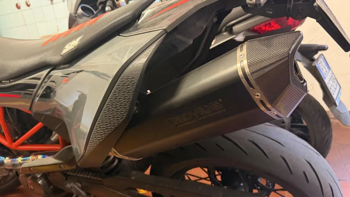 KTM 690 SMC R (2021 - 22) (4)
