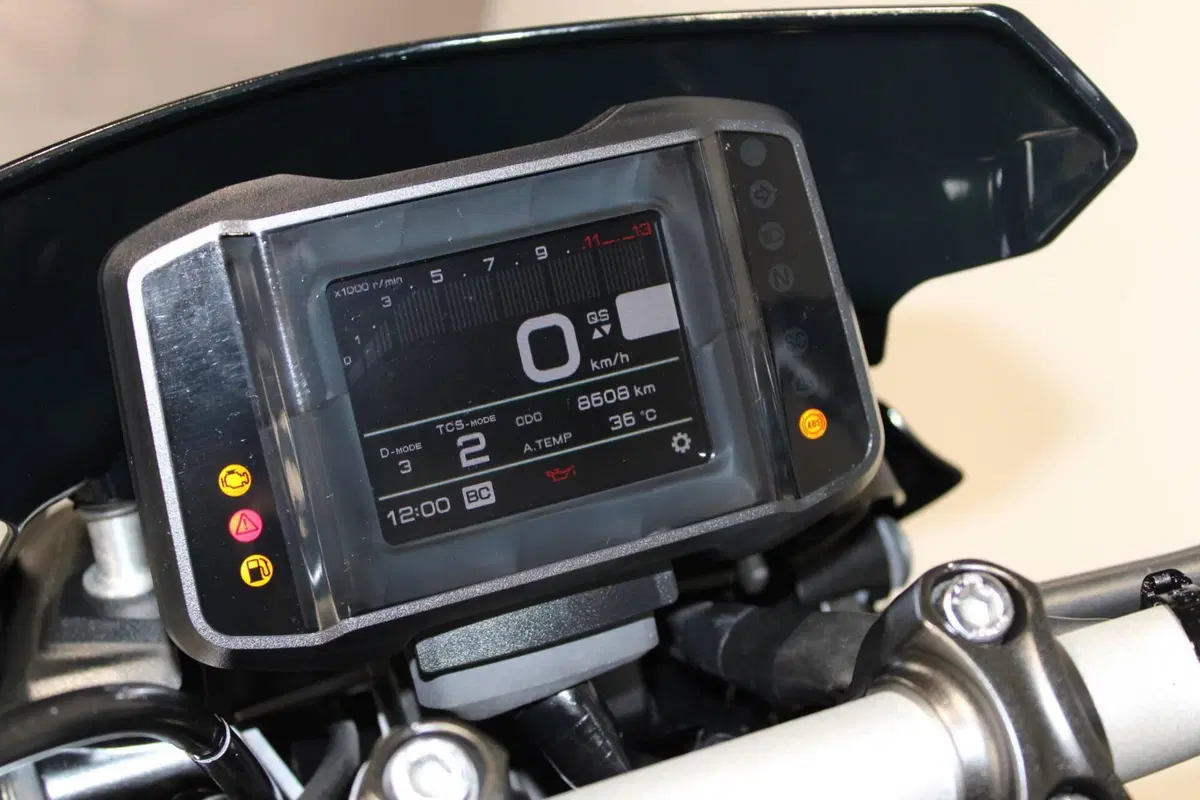 Yamaha MT-09 (2021 - 23) (6)