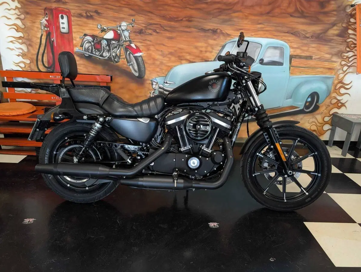Harley-Davidson 883 Iron (2017 - 20) - XL 883N
