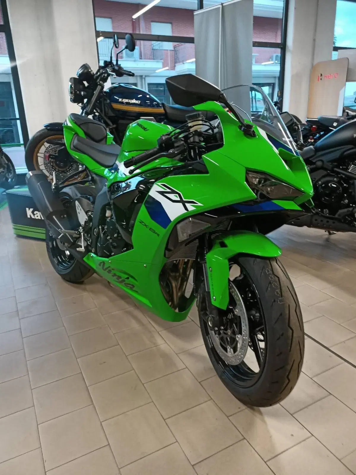 Kawasaki Ninja 636 ZX-6R (2024 - 26) (2)
