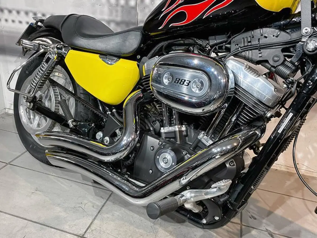 Harley-Davidson 883 (2006 - 07) - XL (9)