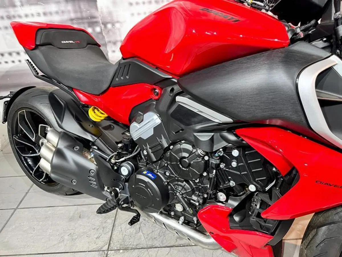 Ducati Diavel V4 (2023 - 26) (3)
