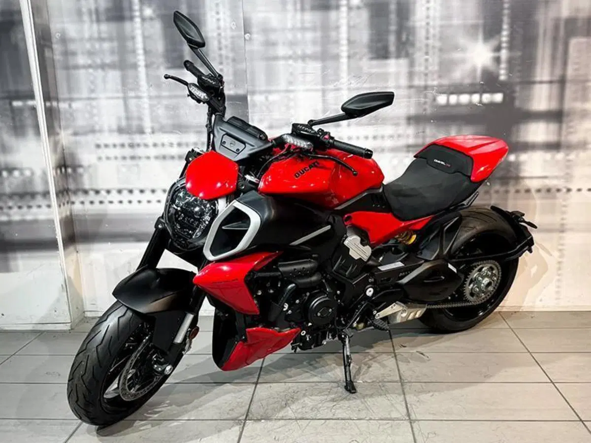 Ducati Diavel V4 (2023 - 26) (7)