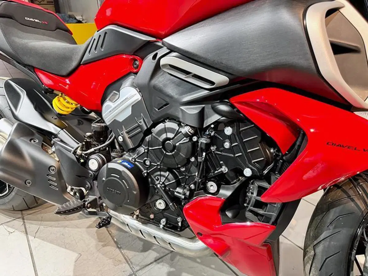 Ducati Diavel V4 (2023 - 26) (9)