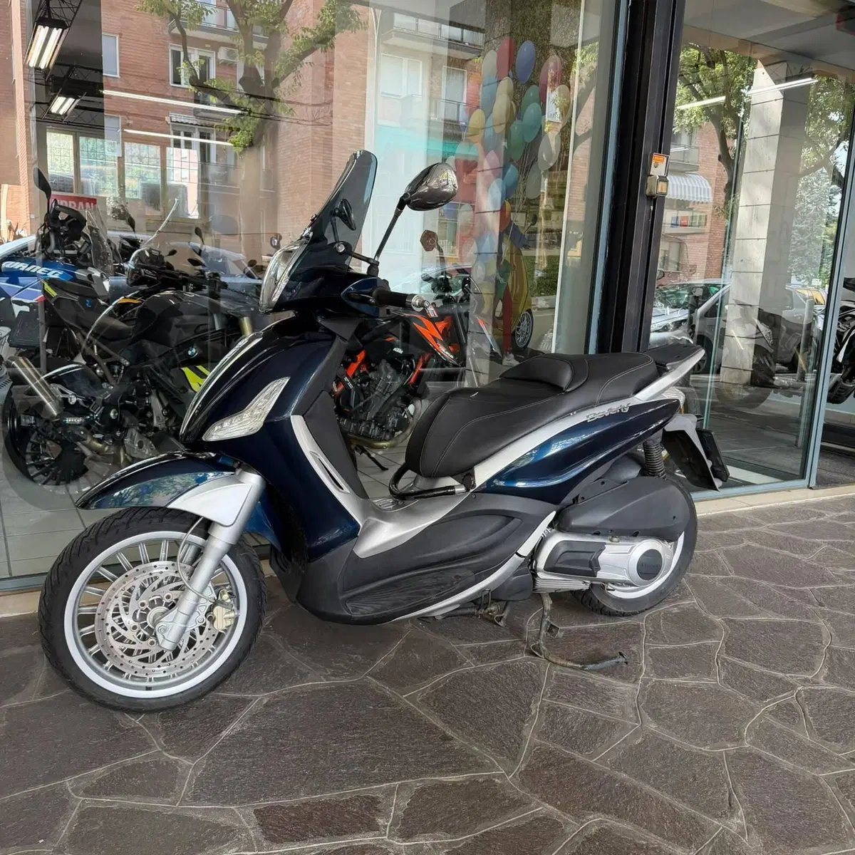 Piaggio Beverly 300 i.e. (2010 - 16) (2)