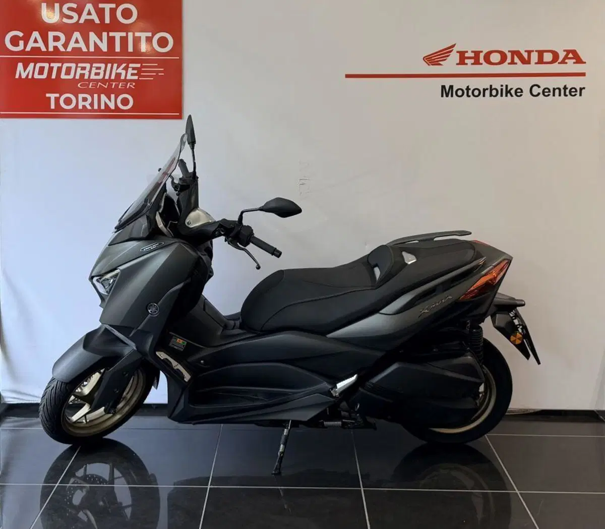 Yamaha X-Max 300 Tech Max (2020) (2)