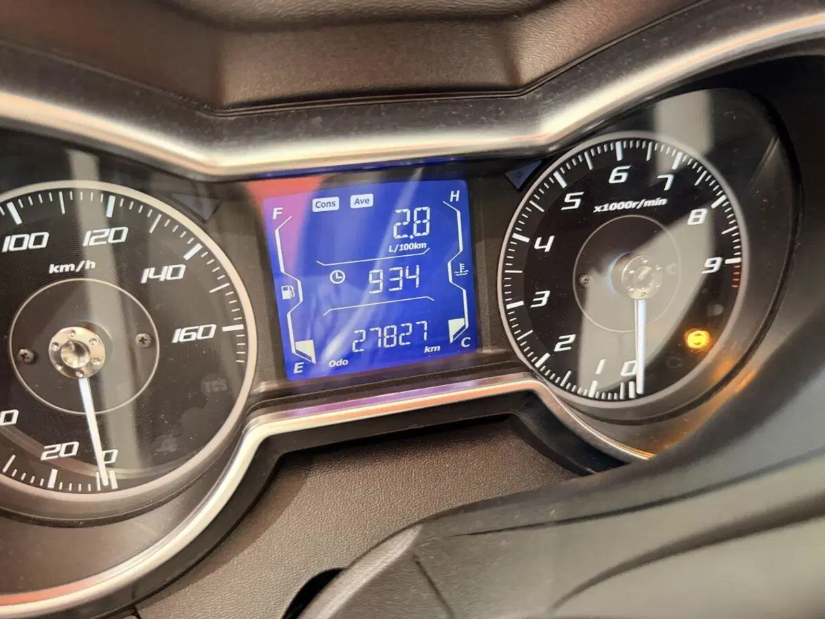 Yamaha X-Max 300 Tech Max (2020) (3)