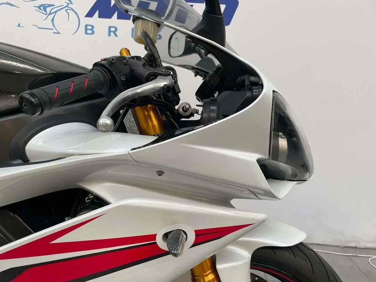 Yamaha YZF R1 (2007 - 08) (18)