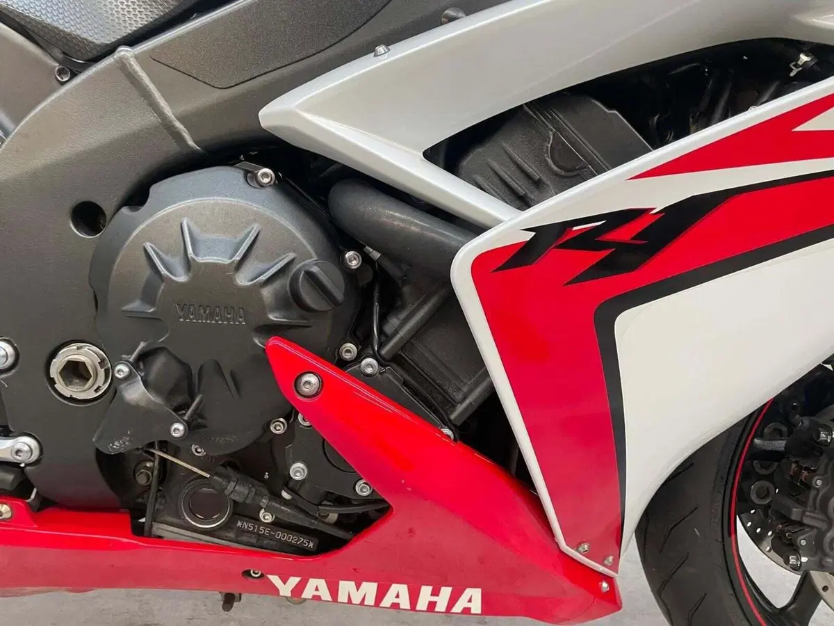 Yamaha YZF R1 (2007 - 08) (20)